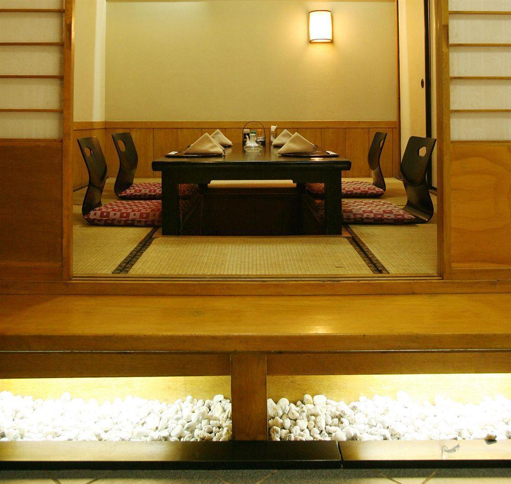Herald Suites Makati City Exterior photo