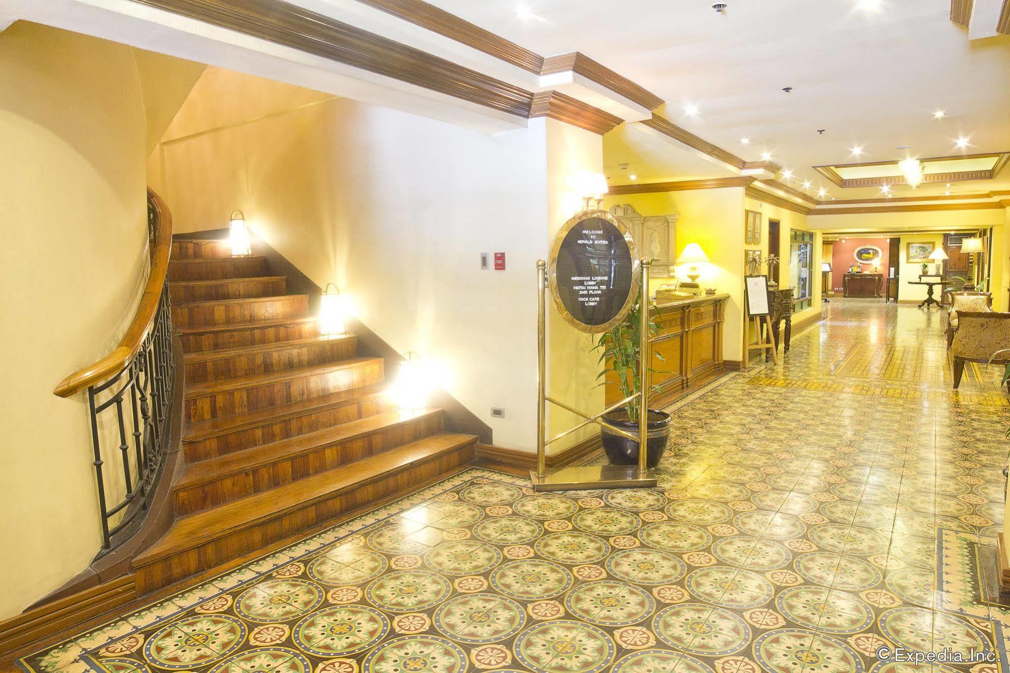 Herald Suites Makati City Exterior photo