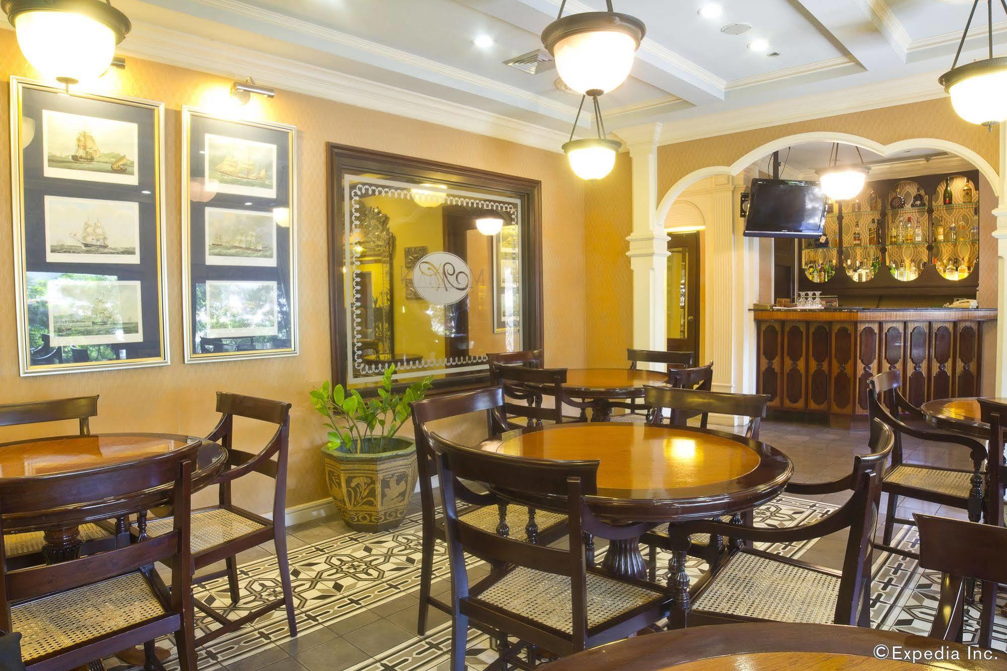 Herald Suites Makati City Exterior photo
