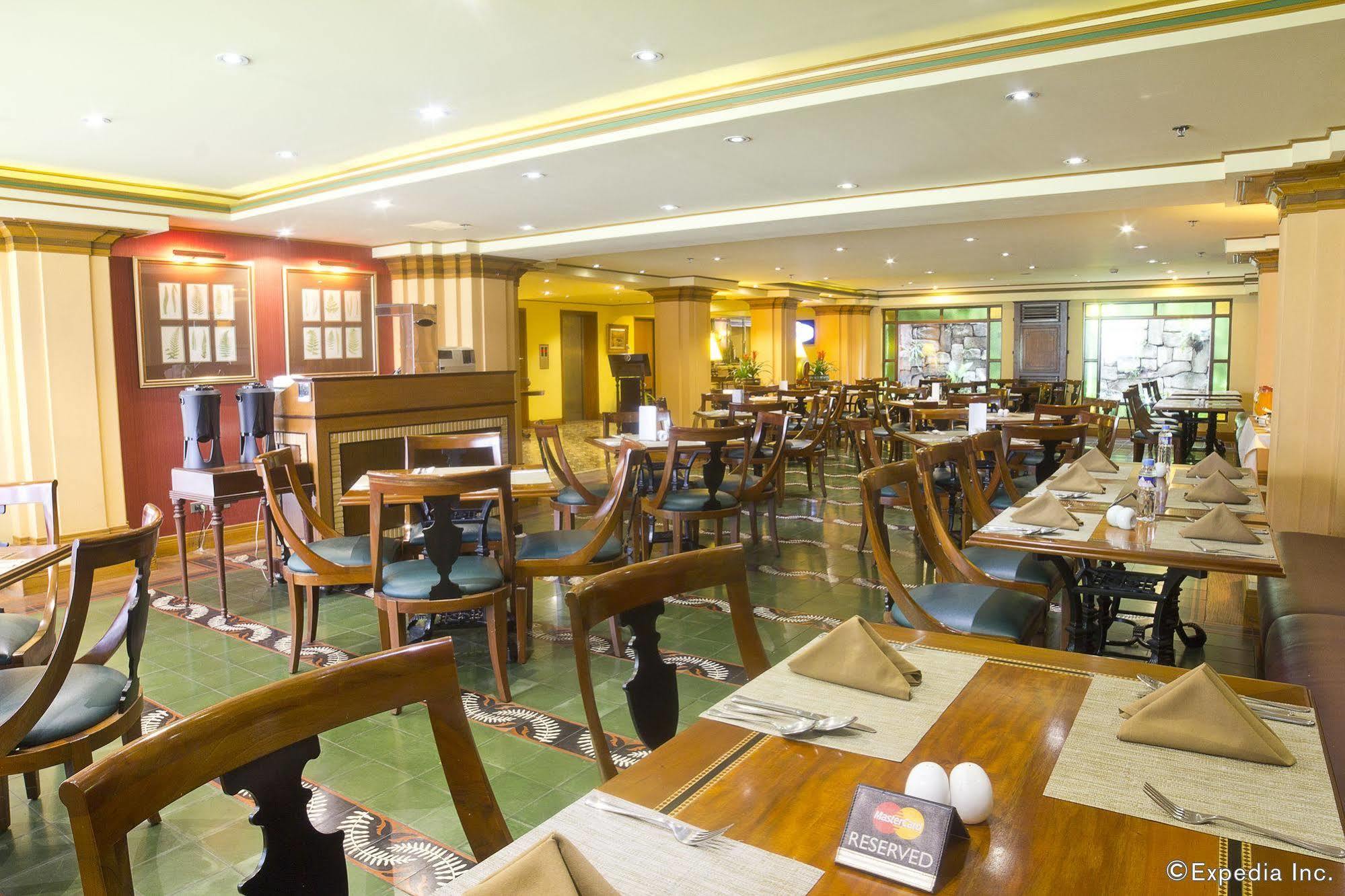 Herald Suites Makati City Exterior photo